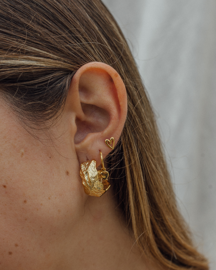 Aritos Corazón Alargado Bañados en Oro - Zazü