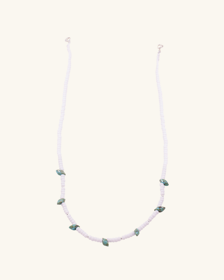 Collar Magatama Blanco y Turquesa