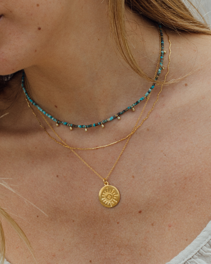 Collar Placa Luna Redondo Bañado en Oro - Zazü