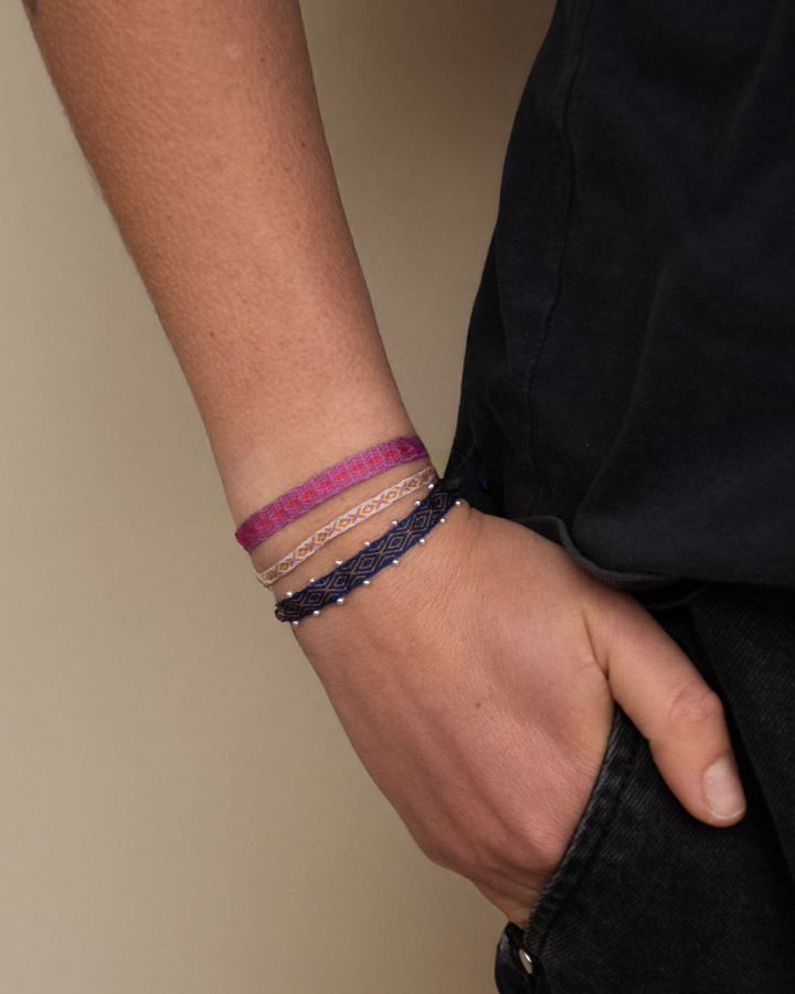 Pack Pulseras Telar Azul con Mostacillas de Plata al lado, Beige y Lila