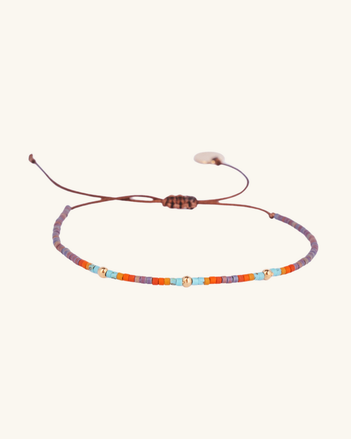 Pulsera Chenoa Aki con Mostacillas Bañadas en Oro