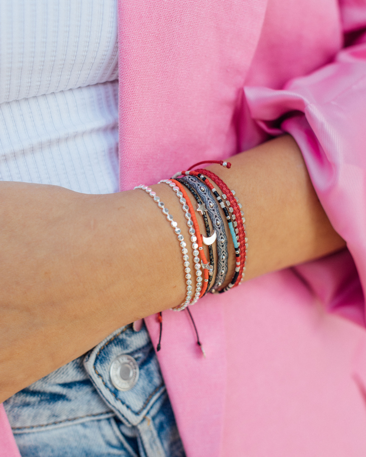Pulsera Crema, Negro y Turquesa con Mostacillas de Plata