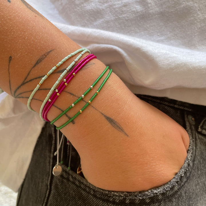 Pulsera Agua con Mostacillas Bañadas en Oro