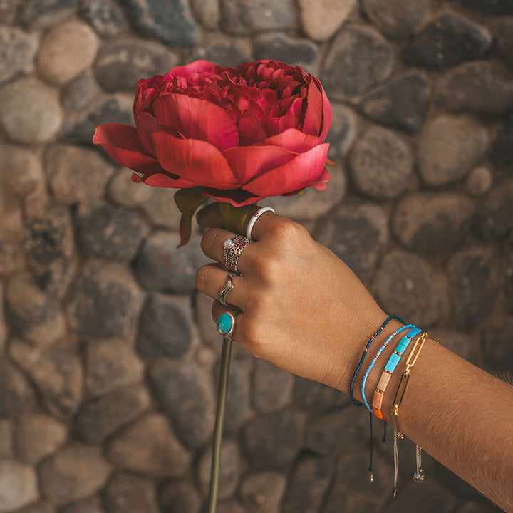 Pulsera Turquesa con Mostacillas de Plata Bañadas en Oro