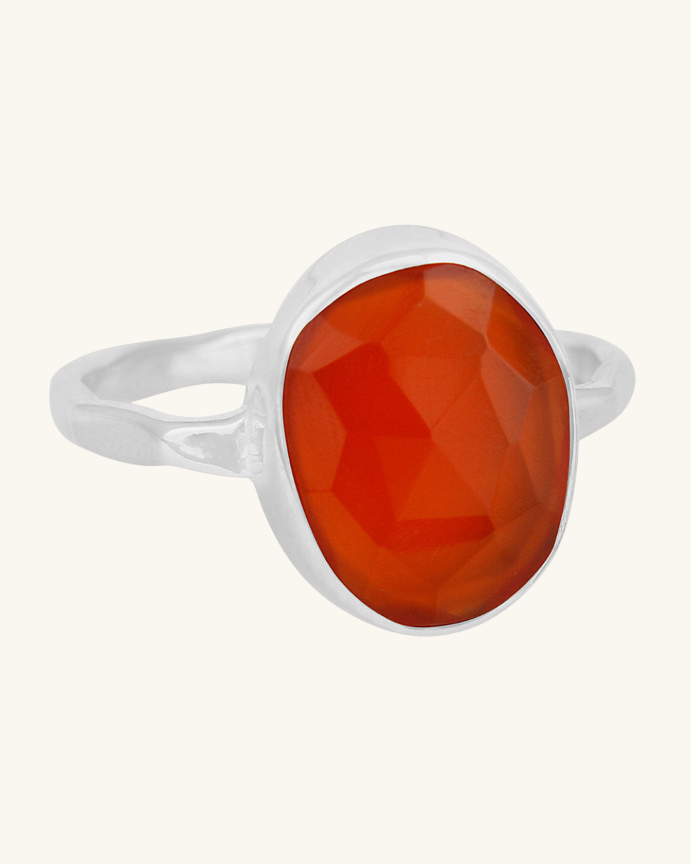 Anillo Martillado con Calcedonia Naranja - Zazü