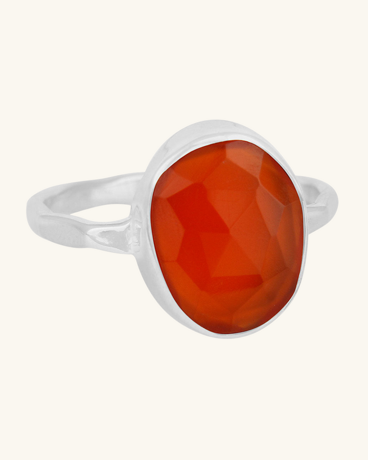 Anillo Martillado con Calcedonia Naranja - Zazü