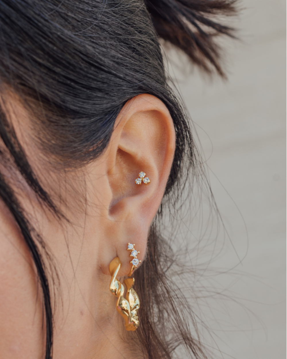 Aros Bar con Circones Bañado en Oro - Zazü