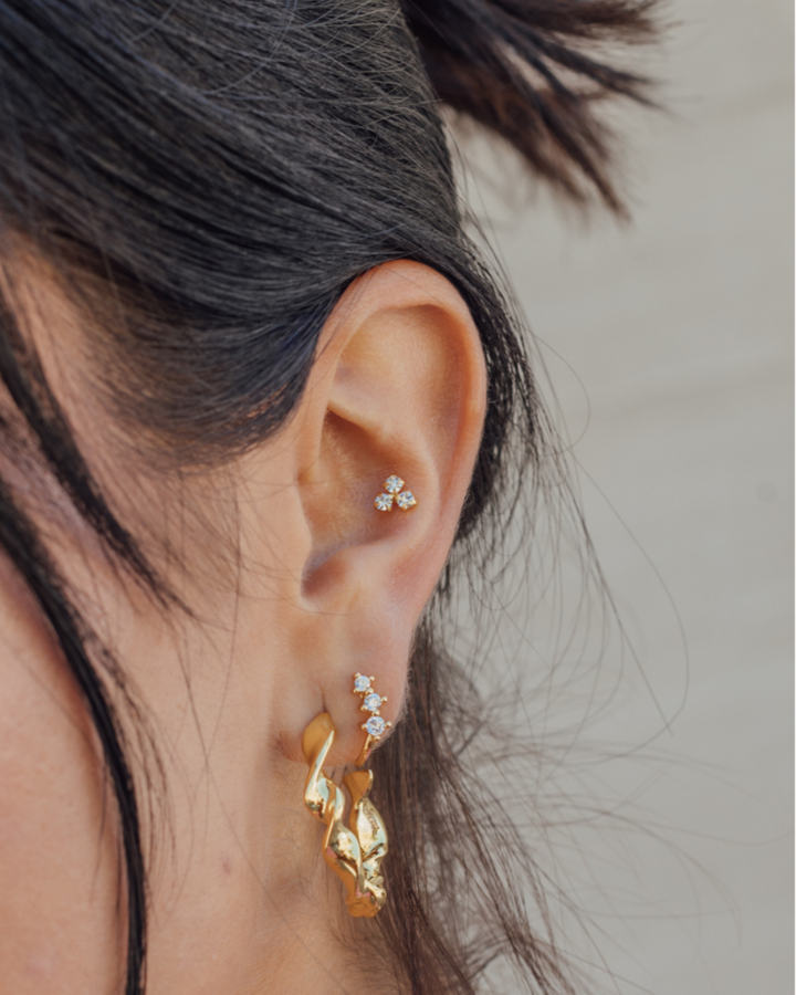 Aros Bar con Circones Bañado en Oro - Zazü