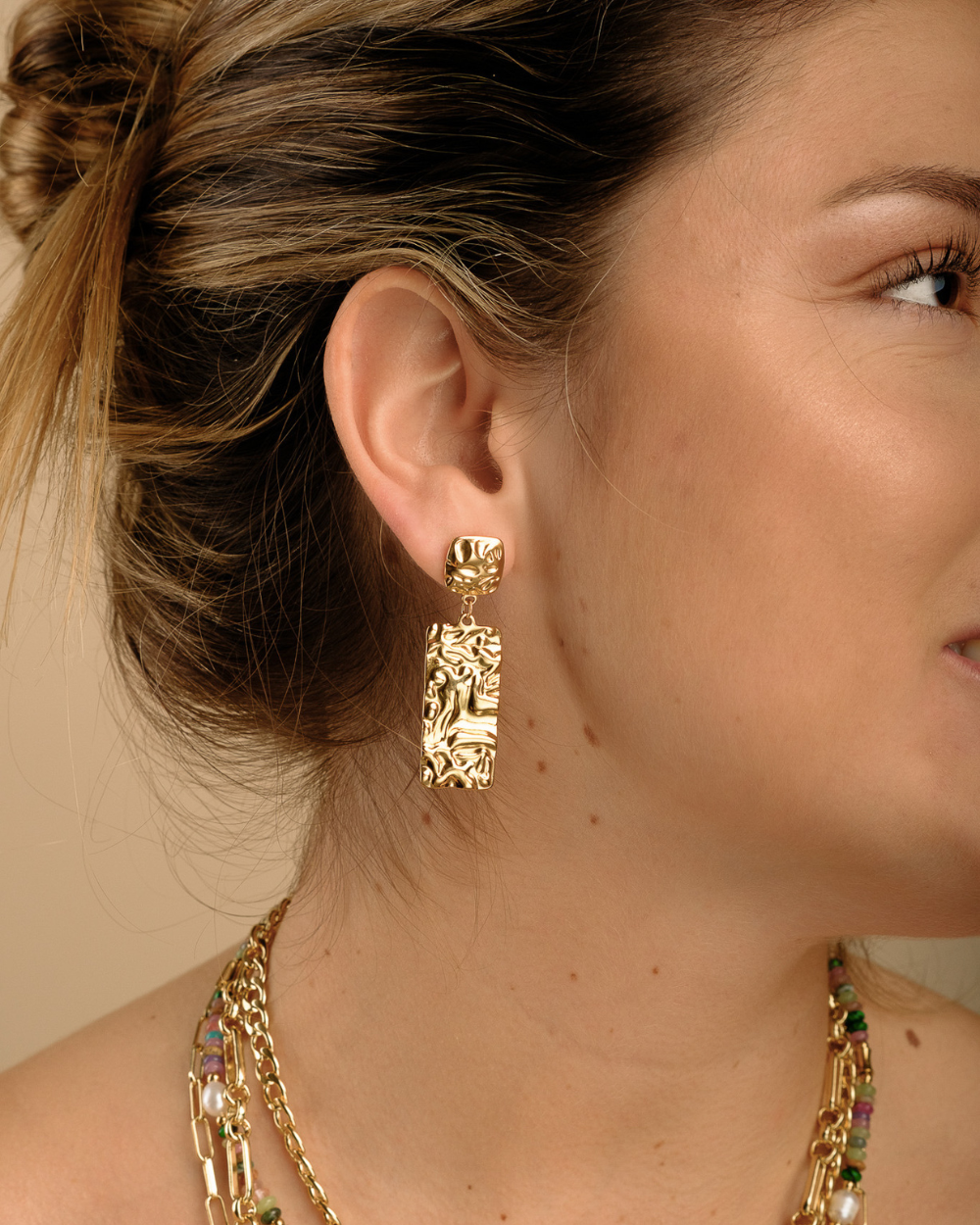 Aros Placas Martilladas de Acero Bañado en Oro