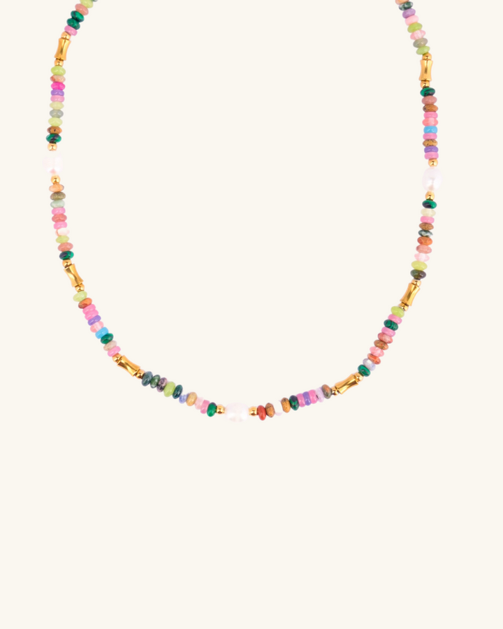 Collar de Acero Bañado en Oro con Piedras Pastel y Perlas
