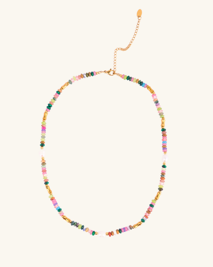 Collar de Acero Bañado en Oro con Piedras Pastel y Perlas