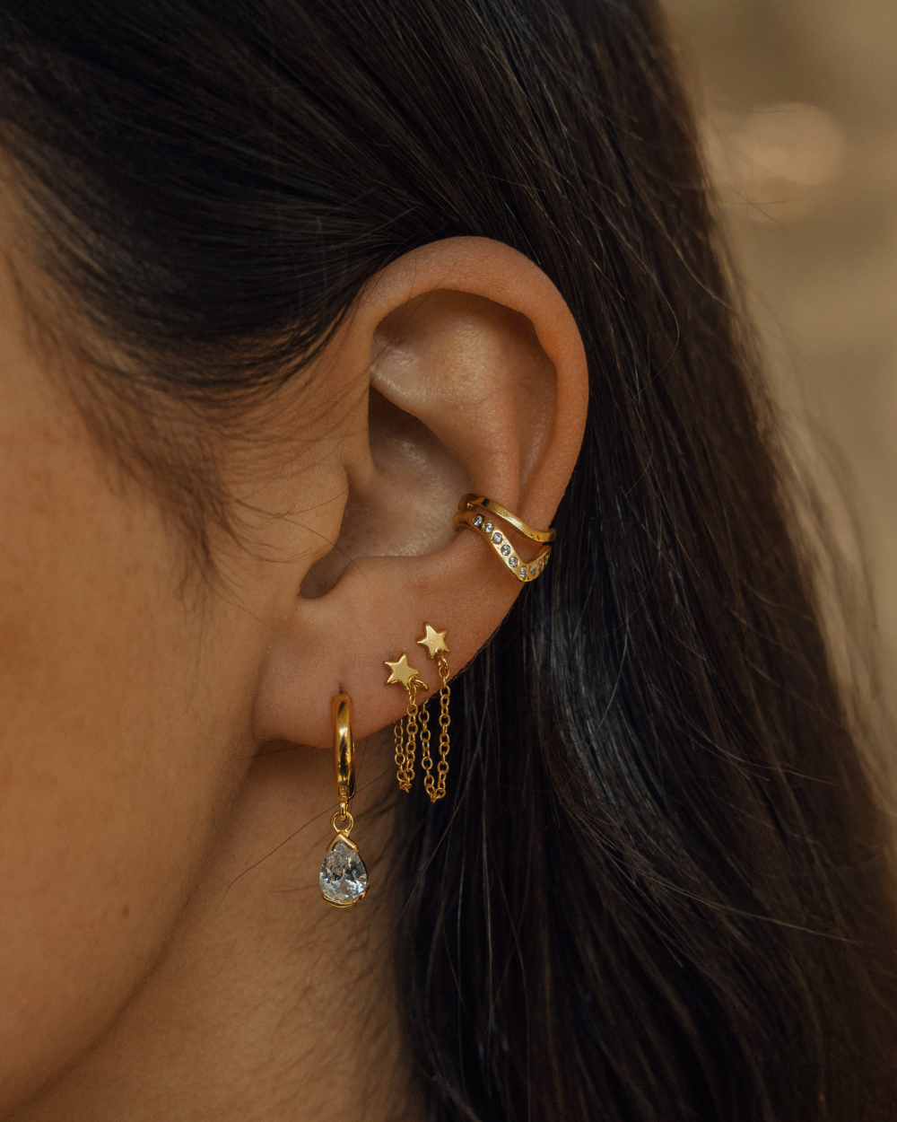 Ear Cuff Bañado en Oro con Circones