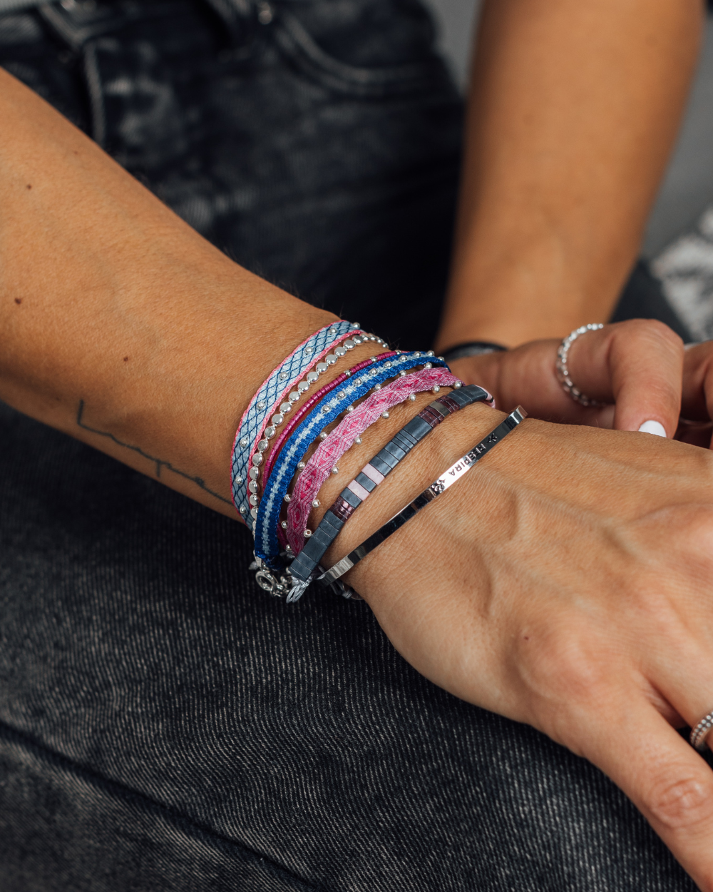 Pulsera Fucsia con Mostacillas de Plata