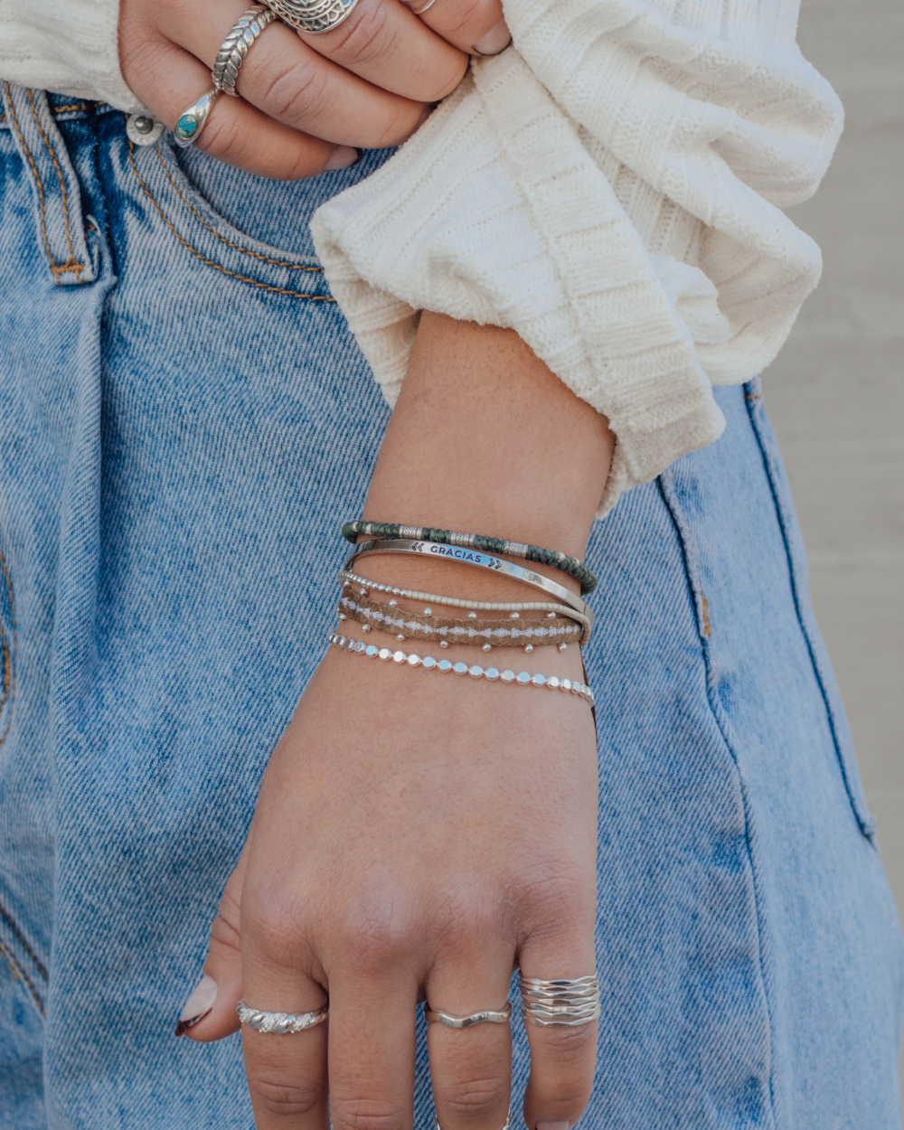 Pulsera Iki Marfil con Mostacillas de Plata