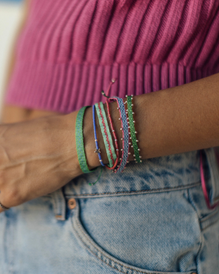 Pulsera Telar Ancha Verde y Fucsia