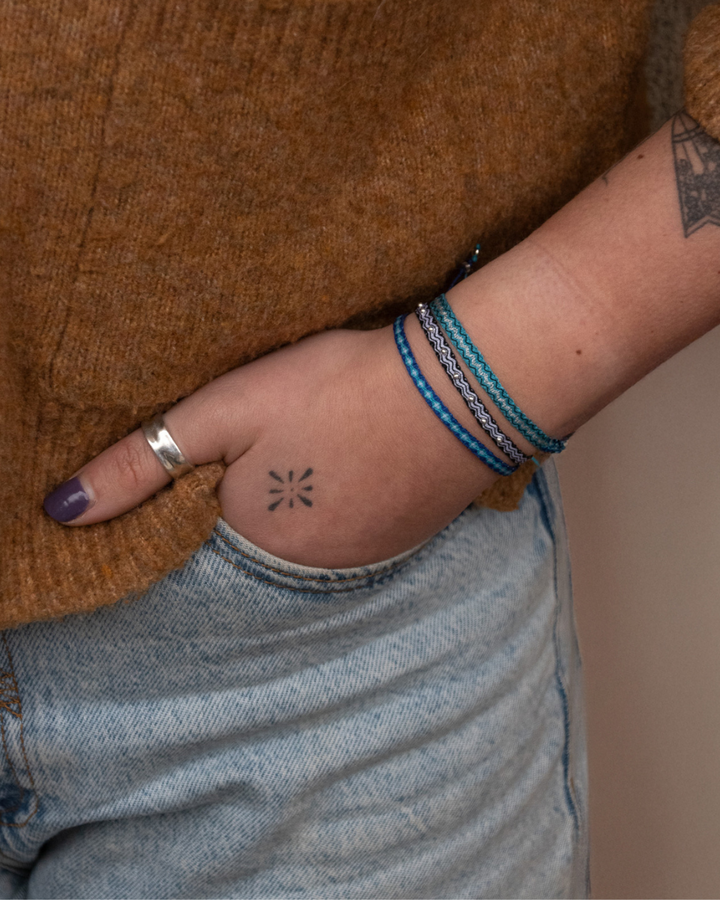 Pack Pulseras Telar Azul y Negro Mostacillas de Plata