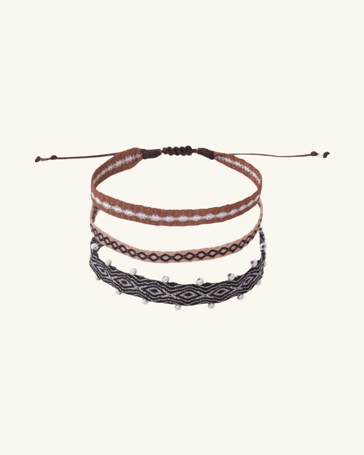 Pack Pulseras Telar Negra con Mostacillas de Plata al lado, Beige y Café