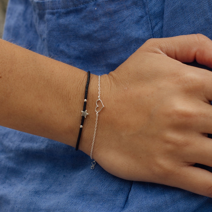 Pulsera Negra con Estrella y Mostacillas de Plata