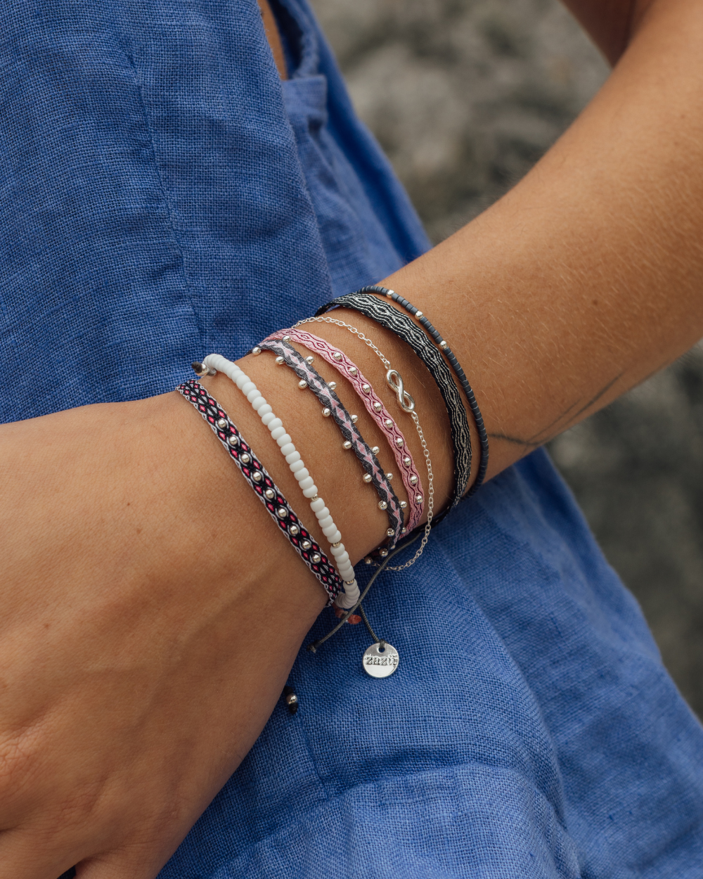 Pulsera Candy Blanca con Mostacillas de Plata