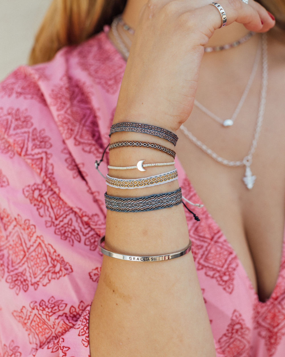 Pulsera Marfil con Luna y Mostacillas de Plata