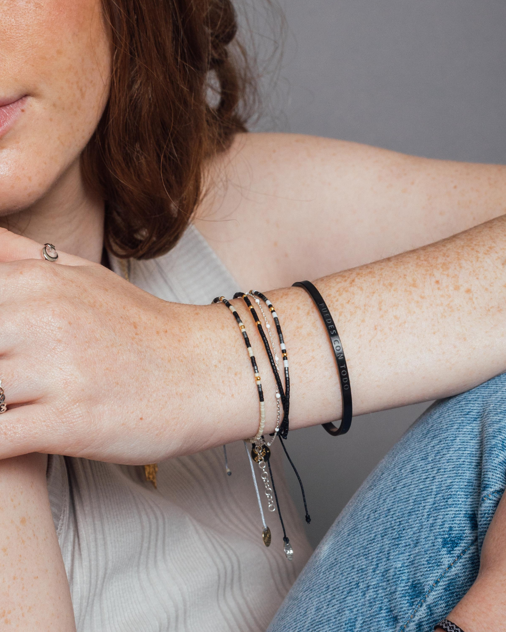 Pulsera Yanay con Mostacillas de Plata Bañadas en Oro