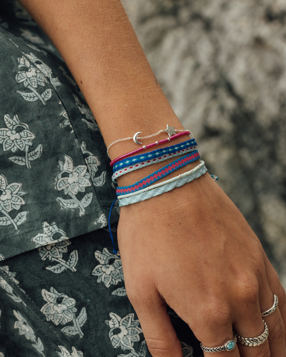 Pulsera Candy Blanca con Mostacillas de Plata