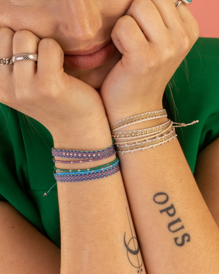 Pulsera Verde Militar con mostacillas de plata