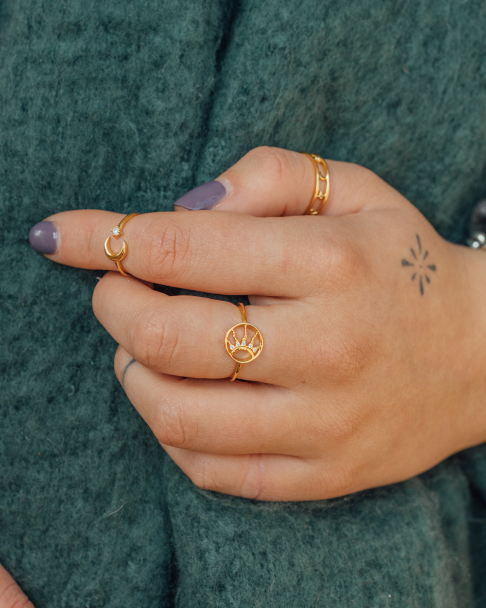 Anillo Luna y Estrella con Circones Bañado en Oro