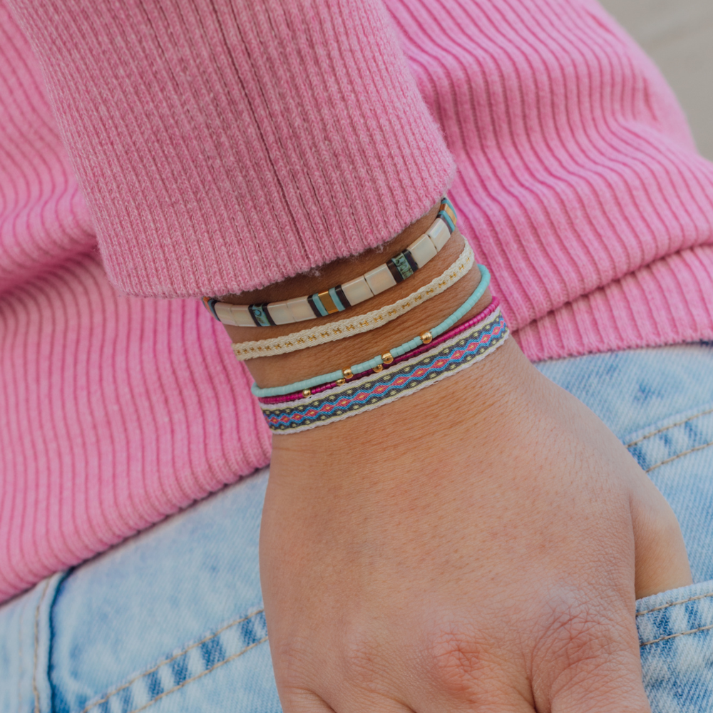 Pulsera Telar Fina Beige y Dorado